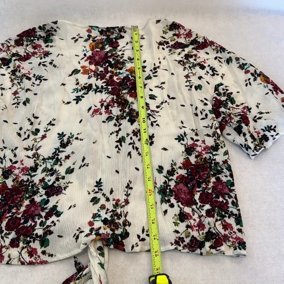 LUQ Rhee Tie Front Top Blouse V Neck Floral Off White Green Pink Women's Size S - Picture 7 of 10